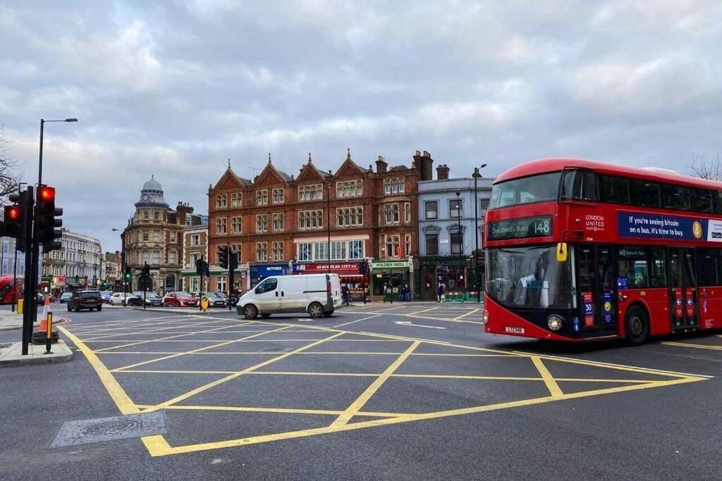 Two Bedroom Garden Flat In Zone 2 London Exteriör bild