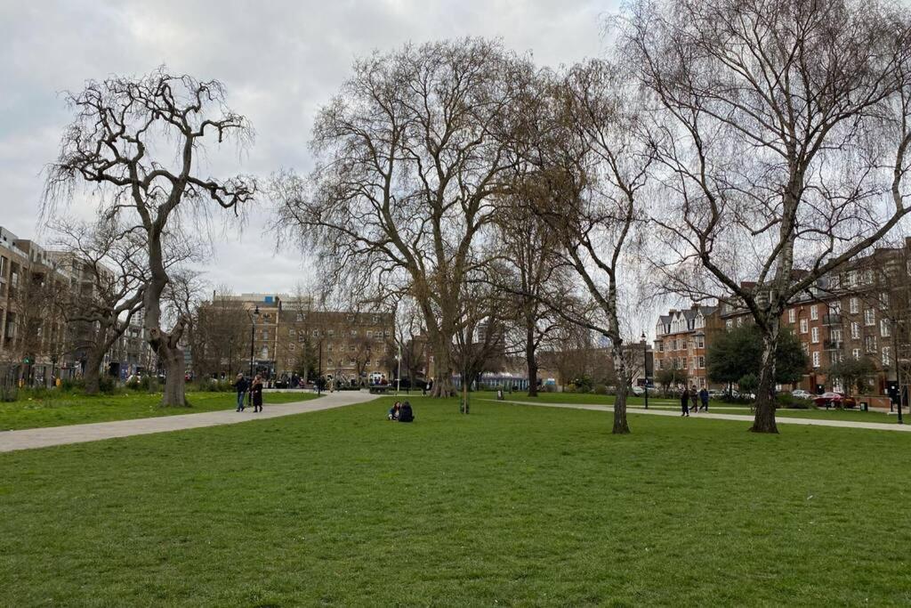 Two Bedroom Garden Flat In Zone 2 London Exteriör bild